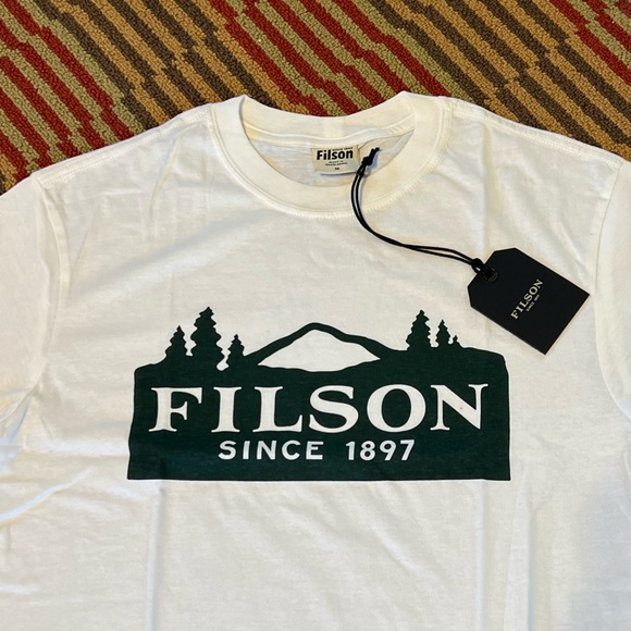 NEW🌲🏔️C.C. Filson Mountain Rain Ranger Graphic T-Shirt Medium - Picture 3 of 5